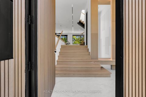 Photo 4 at 7 Bentley Drive, Queensway, Toronto
