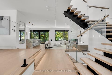 Photo 5 at 7 Bentley Drive, Queensway, Toronto