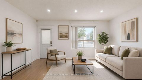 Photo 2 at 128 Northland Avenue, Smythe, Toronto