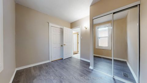 Photo 7 at 128 Northland Avenue, Smythe, Toronto