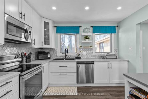 Photo 4 at 823 Essa Road, Holly, Barrie