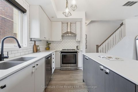 Photo 9 at 11 - 3580 Lake Shore Boulevard W, Long Branch, Toronto