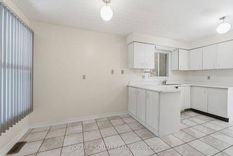 Photo 7 at 9 Millbank Court, Brownridge, Vaughan