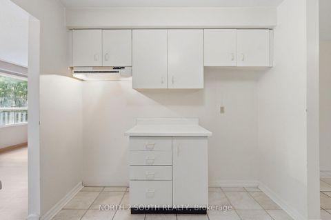 Photo 13 at 9 Millbank Court, Brownridge, Vaughan