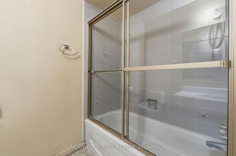 Photo 31 at 9 Millbank Court, Brownridge, Vaughan
