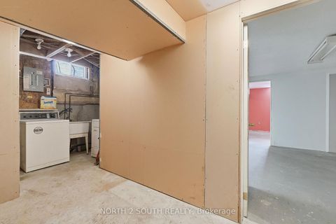 Photo 38 at 9 Millbank Court, Brownridge, Vaughan