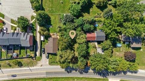 Photo 5 at 136 Metro Road N, Historic Lakeshore Communities, Georgina