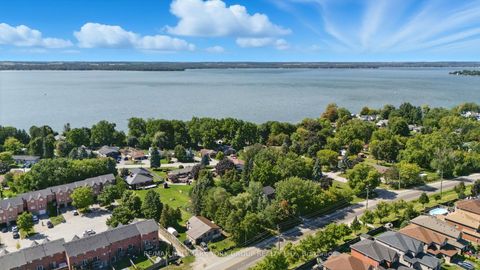 Photo 9 at 136 Metro Road N, Historic Lakeshore Communities, Georgina