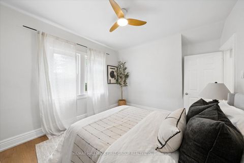 Photo 15 at 16 Cassels Avenue, Danforth, Toronto