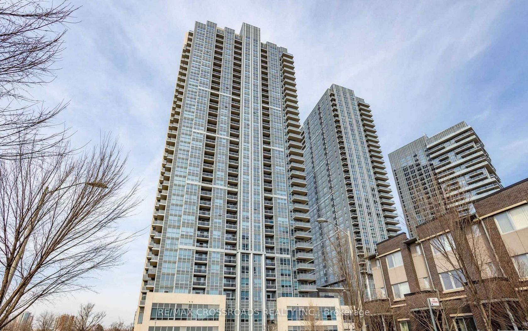 525 - 275 Village Green Square, Malvern West, Toronto 
