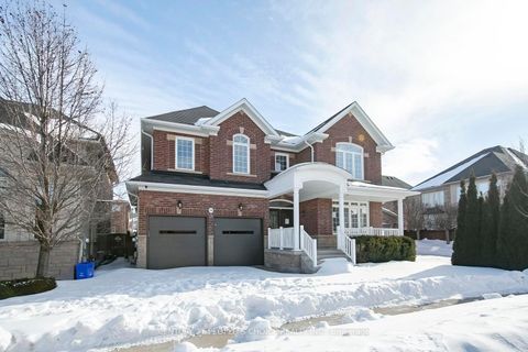 Photo 2 at 35 Morland Crescent, Bayview Northeast, Aurora