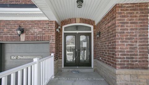 Photo 3 at 35 Morland Crescent, Bayview Northeast, Aurora