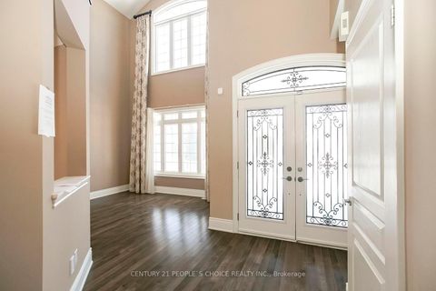 Photo 5 at 35 Morland Crescent, Bayview Northeast, Aurora