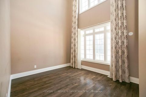 Photo 6 at 35 Morland Crescent, Bayview Northeast, Aurora