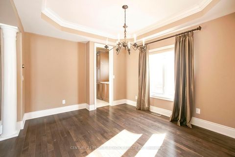 Photo 10 at 35 Morland Crescent, Bayview Northeast, Aurora