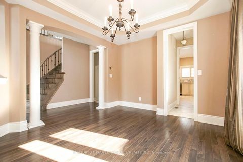 Photo 11 at 35 Morland Crescent, Bayview Northeast, Aurora