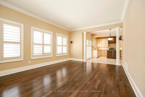 Photo 13 at 35 Morland Crescent, Bayview Northeast, Aurora