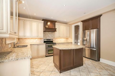 Photo 16 at 35 Morland Crescent, Bayview Northeast, Aurora