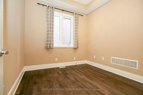 Photo 18 at 35 Morland Crescent, Bayview Northeast, Aurora
