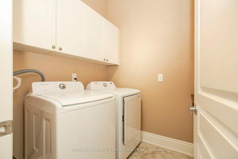 Photo 20 at 35 Morland Crescent, Bayview Northeast, Aurora