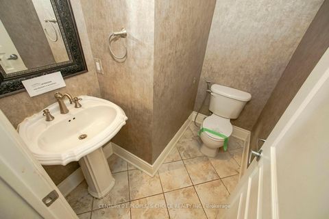 Photo 21 at 35 Morland Crescent, Bayview Northeast, Aurora