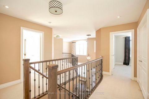 Photo 23 at 35 Morland Crescent, Bayview Northeast, Aurora
