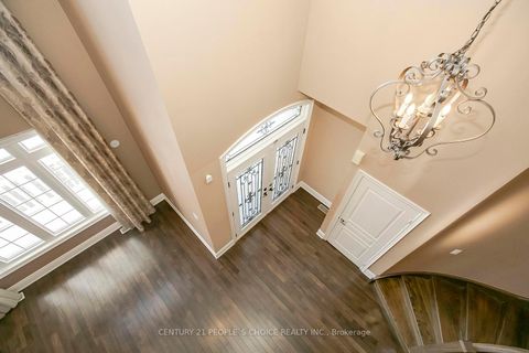 Photo 27 at 35 Morland Crescent, Bayview Northeast, Aurora