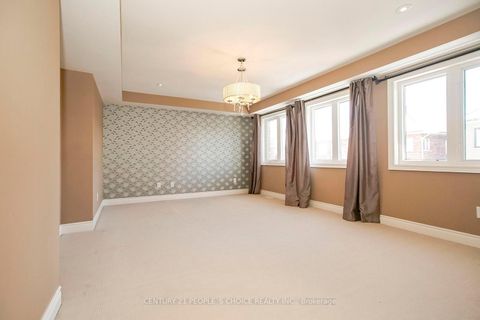 Photo 28 at 35 Morland Crescent, Bayview Northeast, Aurora