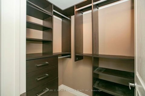 Photo 31 at 35 Morland Crescent, Bayview Northeast, Aurora