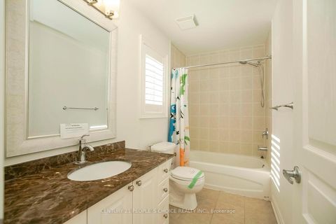 Photo 34 at 35 Morland Crescent, Bayview Northeast, Aurora