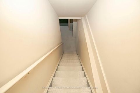 Photo 40 at 35 Morland Crescent, Bayview Northeast, Aurora