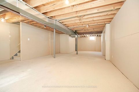 Photo 41 at 35 Morland Crescent, Bayview Northeast, Aurora