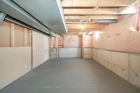 Photo 43 at 35 Morland Crescent, Bayview Northeast, Aurora