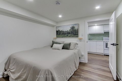 Photo 32 at 595 Northcliffe Boulevard, Oakwood Village, Toronto