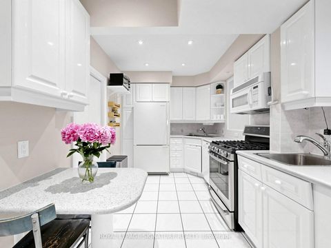 Photo 6 at 46 Brookview Drive, Lawrence, Toronto