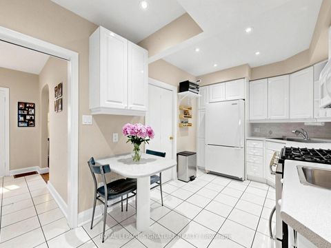 Photo 7 at 46 Brookview Drive, Lawrence, Toronto