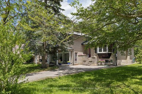 Photo 2 at 23 Larwood Boulevard, Cliffcrest, Toronto