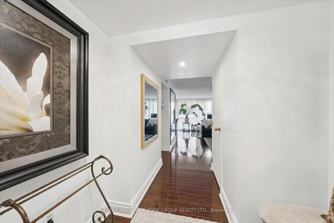 Photo 8 at 705 - 251 Queens Quay W, Waterfront Communities C1, Toronto