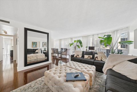 Photo 10 at 705 - 251 Queens Quay W, Waterfront Communities C1, Toronto