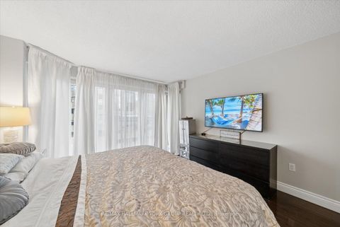 Photo 20 at 705 - 251 Queens Quay W, Waterfront Communities C1, Toronto