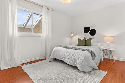 Photo 13 at 5 Firebrace Road, Steeles, Toronto