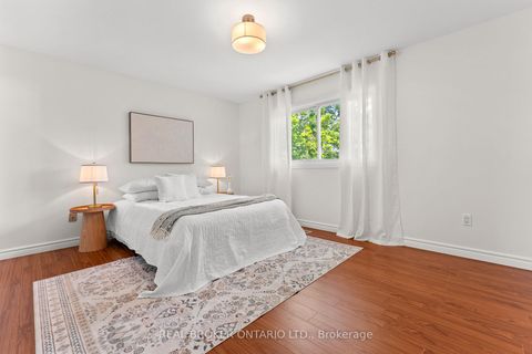 Photo 15 at 5 Firebrace Road, Steeles, Toronto