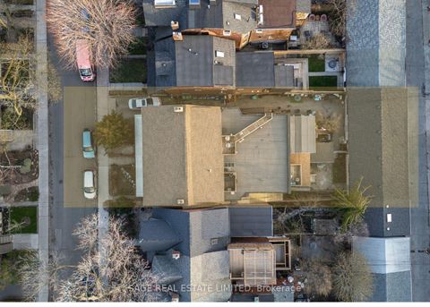 Photo 2 at 276 Crawford Street, Bellwoods, Toronto