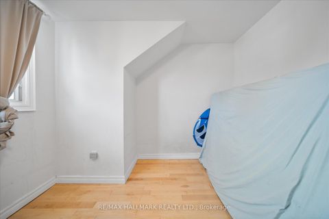 Photo 21 at 160 Silverthorn Avenue, Eglinton West, Toronto