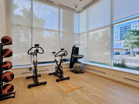 Photo 6 at 916 - 80 Vanauley Street, Chinatown, Toronto