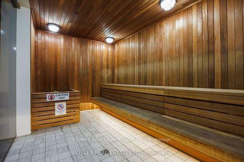 Photo 10 at 916 - 80 Vanauley Street, Chinatown, Toronto
