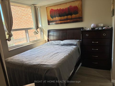Photo 5 at 305 - 4064 Lawrence Avenue E, West Hill, Toronto