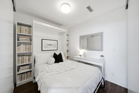 Photo 10 at 709 - 2118 Bloor Street W, High Park North, Toronto