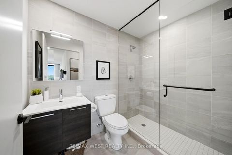 Photo 11 at 709 - 2118 Bloor Street W, High Park North, Toronto