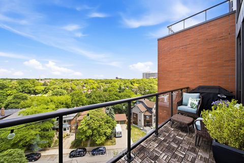 Photo 12 at 709 - 2118 Bloor Street W, High Park North, Toronto